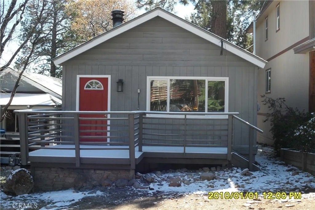 Photo of 871 Maple Ln, Sugarloaf, CA 92386 (MLS # CV26083473)