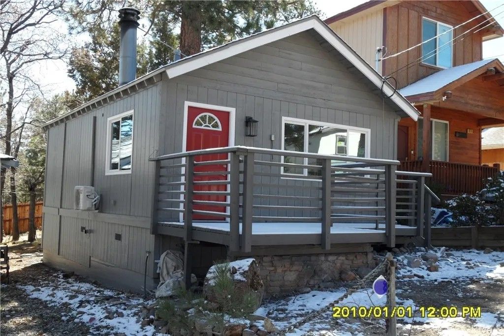 Photo of 871 Maple Ln, Sugarloaf, CA 92386 (MLS # CV26083473)