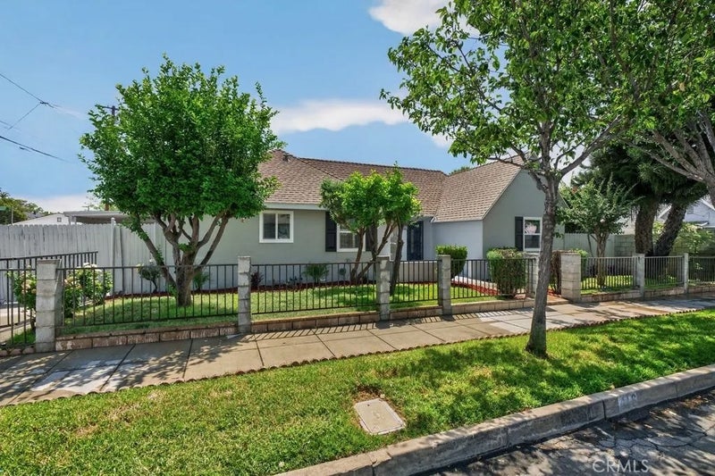 416 N Monterey