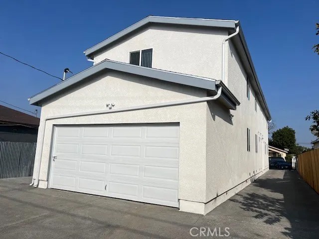 330-330 1/2 E 99th