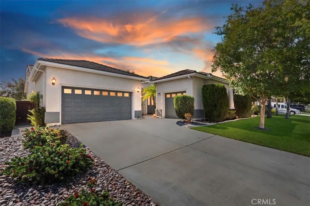 Photo of 40180 N End Rd, Murrieta, CA 92563 (MLS # SW25227203)