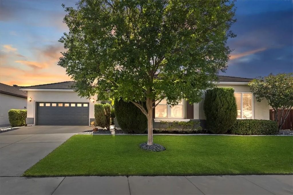 Photo of 40180 N End Rd, Murrieta, CA 92563 (MLS # SW25227203)
