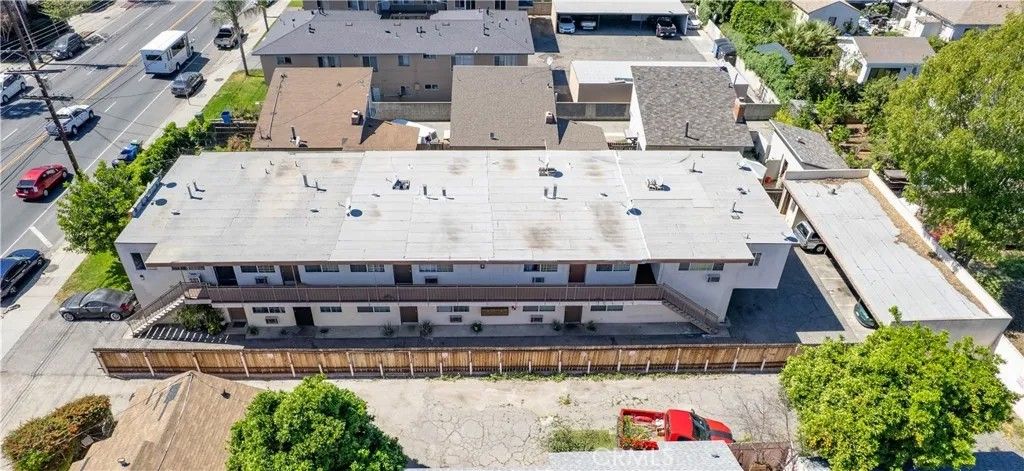 Photo of 15919 Vanowen Street, Van Nuys, CA 91406 (MLS # SR26064384)