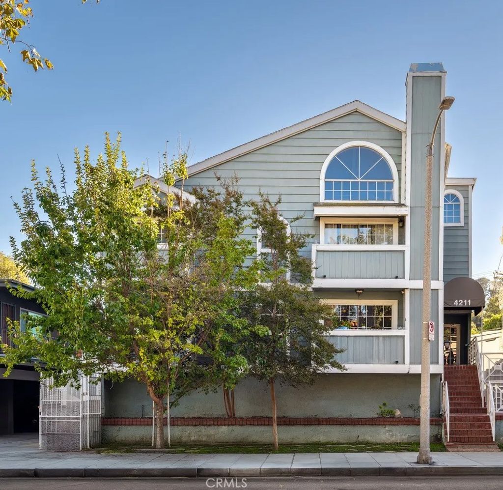 Photo of 4211 Arch #103, Studio City, CA 91604 (MLS # GD26012977)