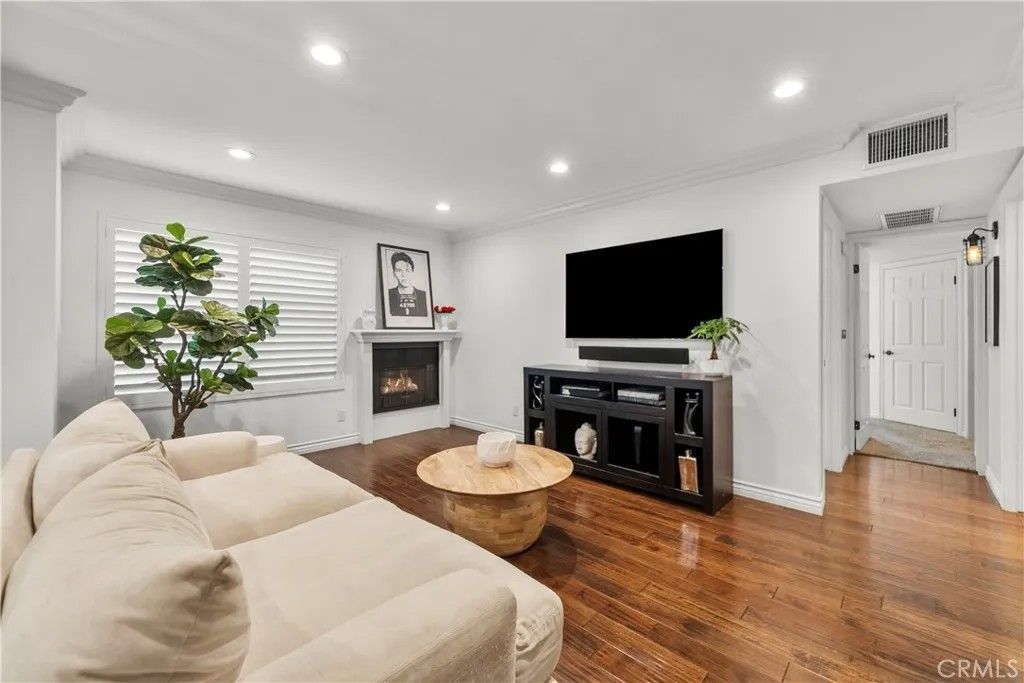 Photo of 4211 Arch #103, Studio City, CA 91604 (MLS # GD26012977)