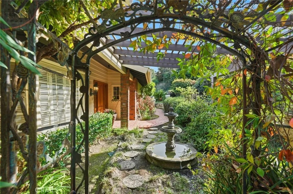 28612 Palos Verdes East