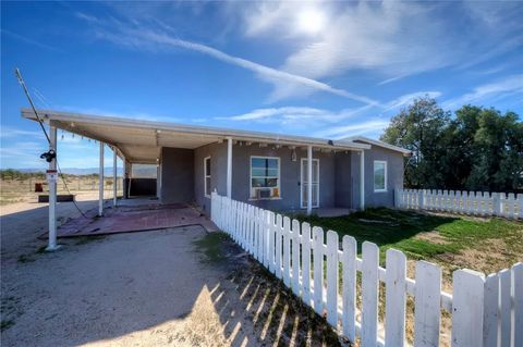 Photo of 47631 Valley Center Rd, Newberry Springs, CA 92365 (MLS # CV26044462)
