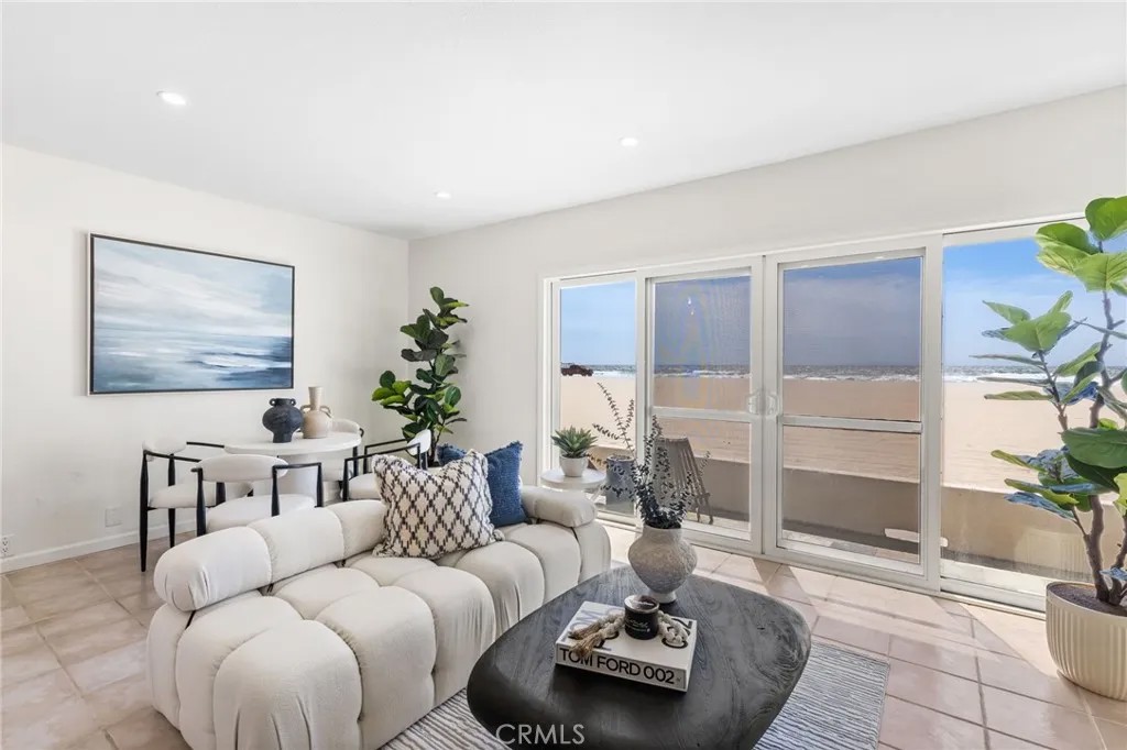 3012 W Oceanfront