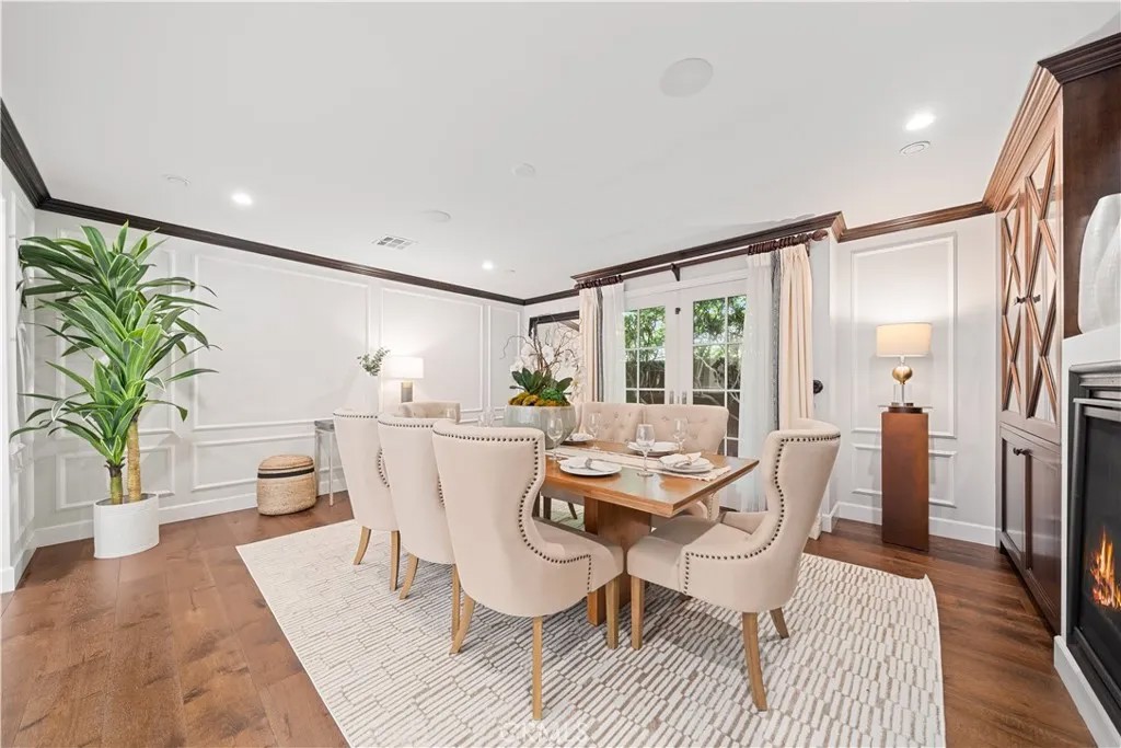 325 W Bellevue Drive