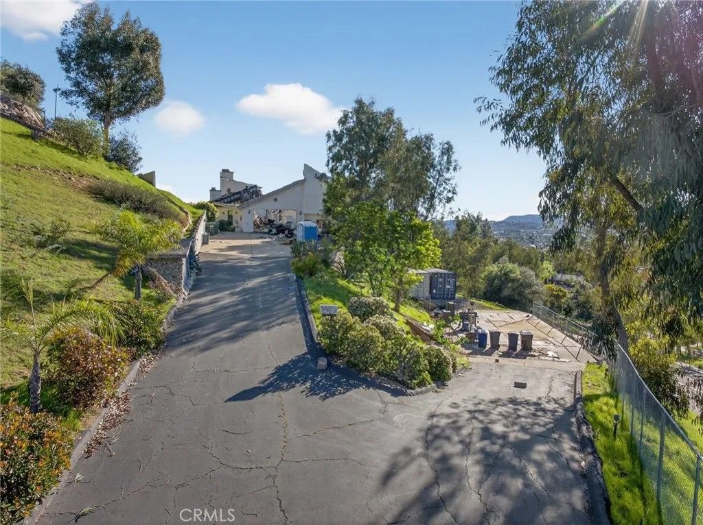 Photo of 1719 Sheridan Ave, Escondido, CA 92027 (MLS # SW26007531)