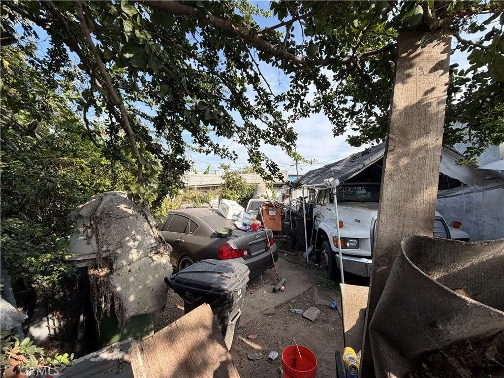 Photo of 8226 S Main St, Los Angeles, CA 90003 (MLS # DW25281886)