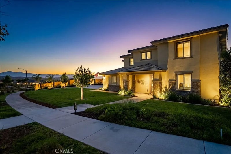 1055 Vista Court