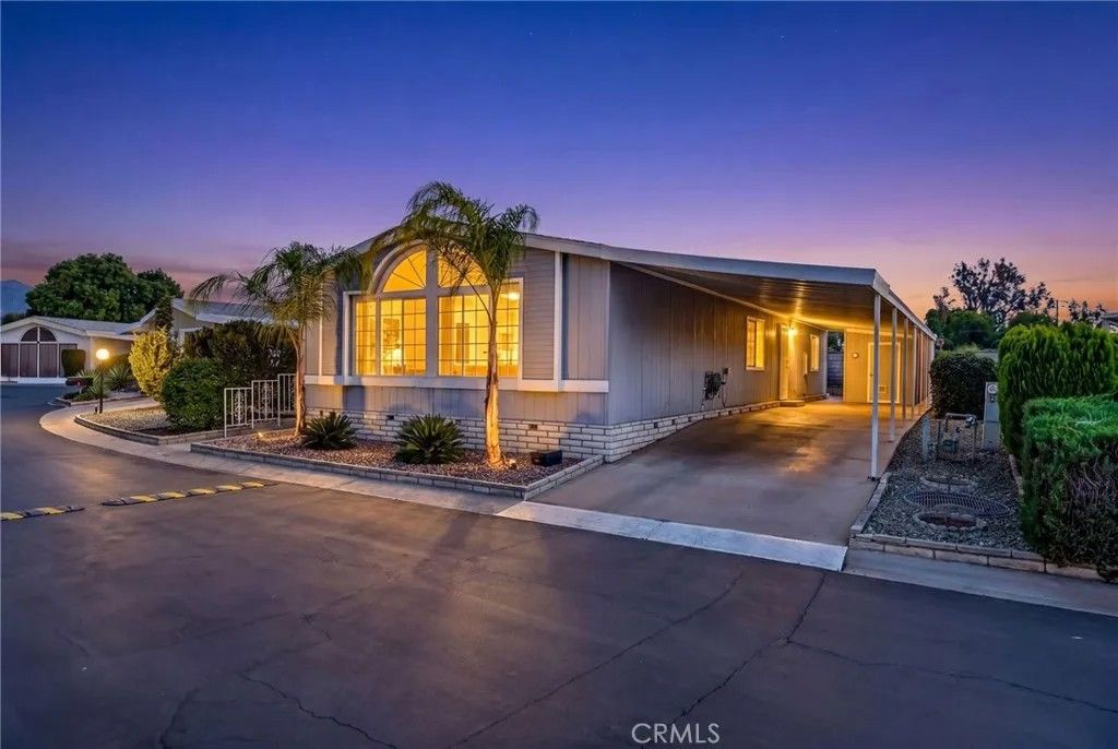 Photo of 24600 Mountain Ave #11, Hemet, CA 92544 (MLS # SW26089572)