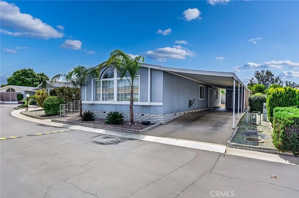 Photo of 24600 Mountain Ave #11, Hemet, CA 92544 (MLS # SW26089572)