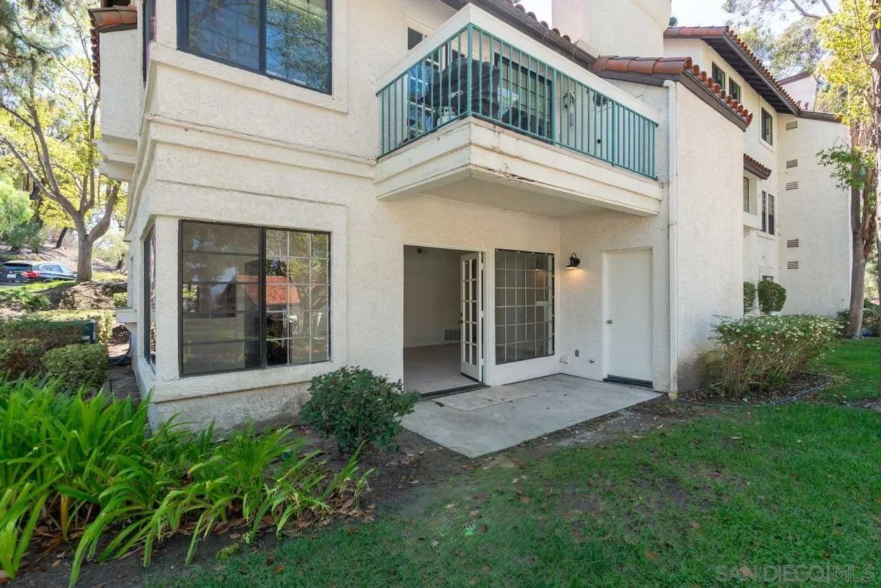 16238 Avenida Venusto A