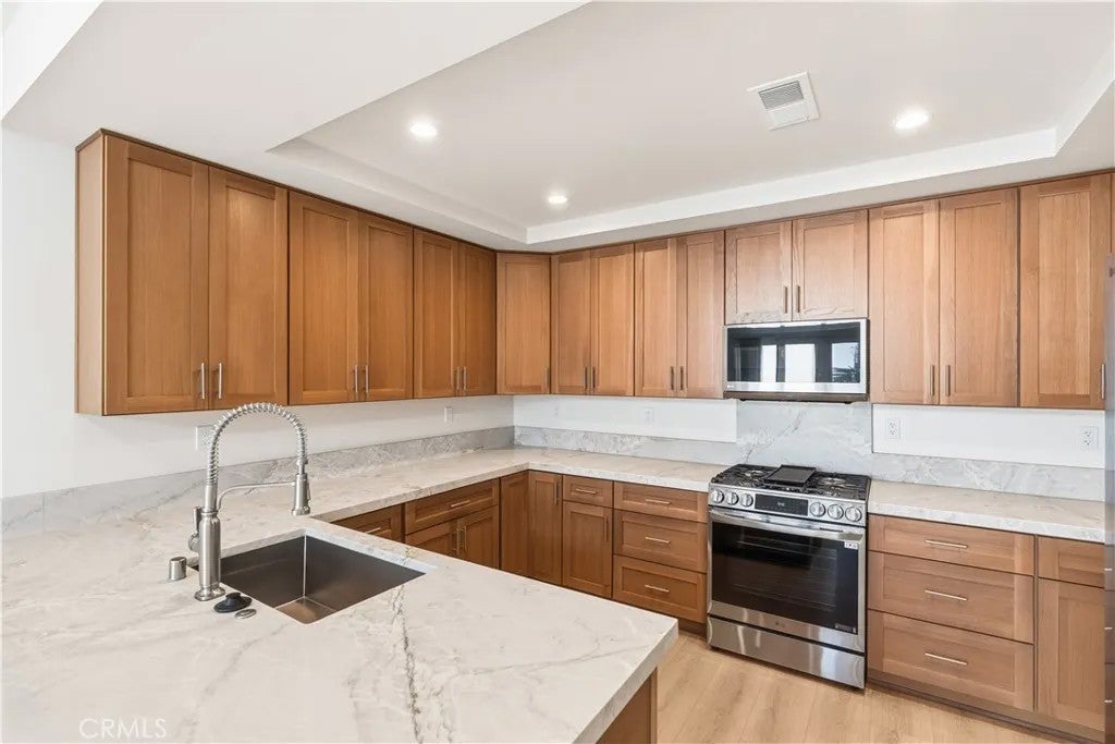 215 Oceanside Blvd 2