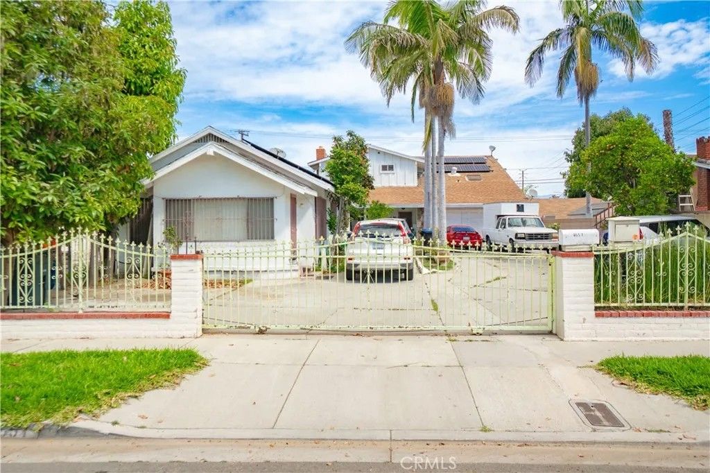 Photo of 3651 E 56th St, Maywood, CA 90270 (MLS # DW26076784)