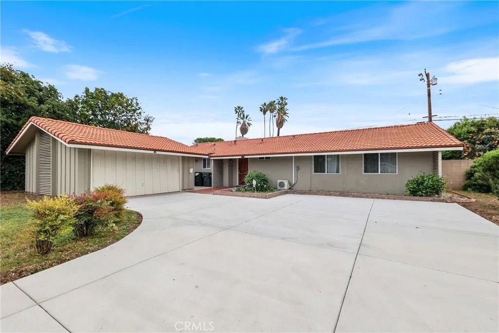 Photo of 1108 S Broadmoor Ave, West Covina, CA 91790 (MLS # CV26072335)