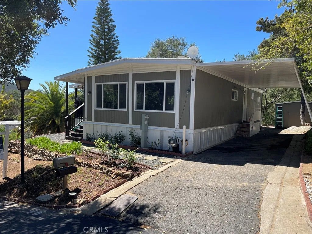 Photo of 4747 Oak Crest #96, Fallbrook, CA 92028 (MLS # SW26072102)