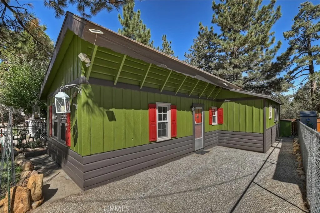571 Pine Lane