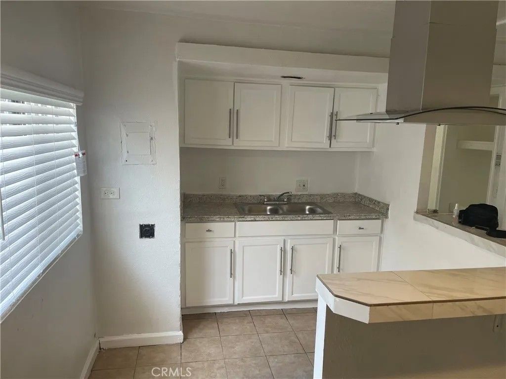 Photo of 4605 Arlington #1/2, Los Angeles, CA 90043 (MLS # DW26079723)