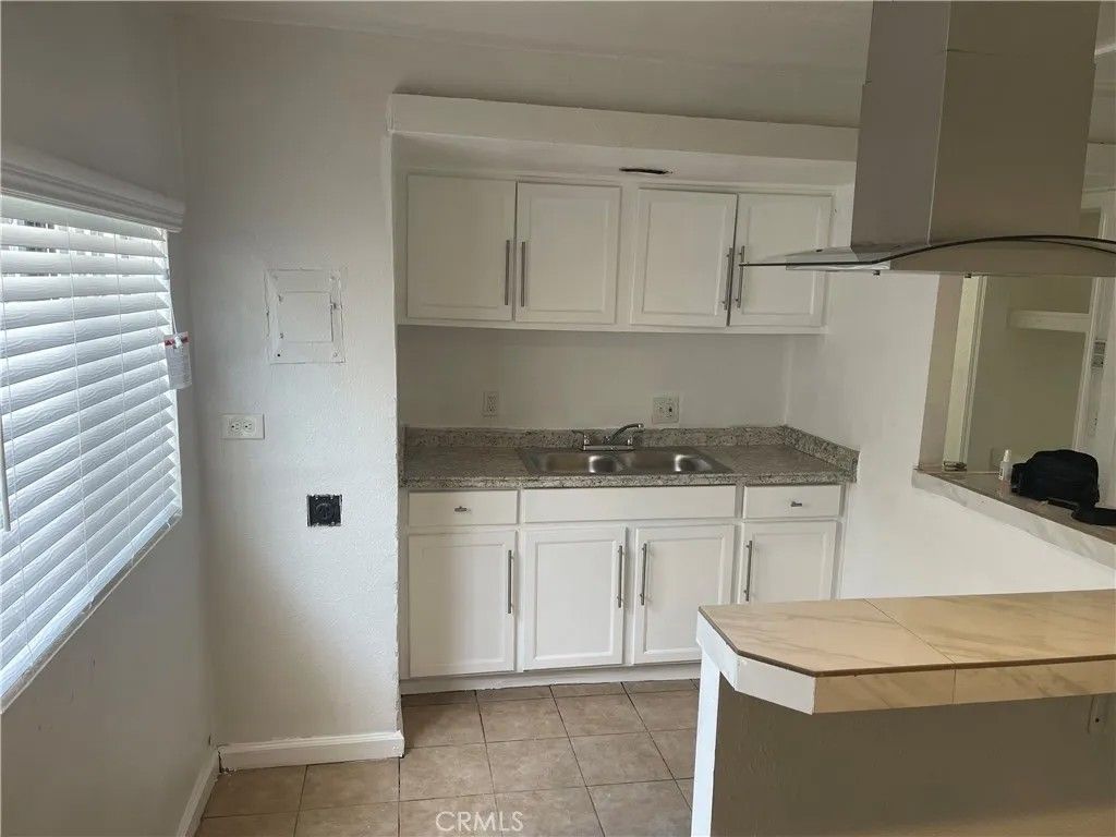 Photo of 4605 Arlington #1/2, Los Angeles, CA 90043 (MLS # DW26079723)