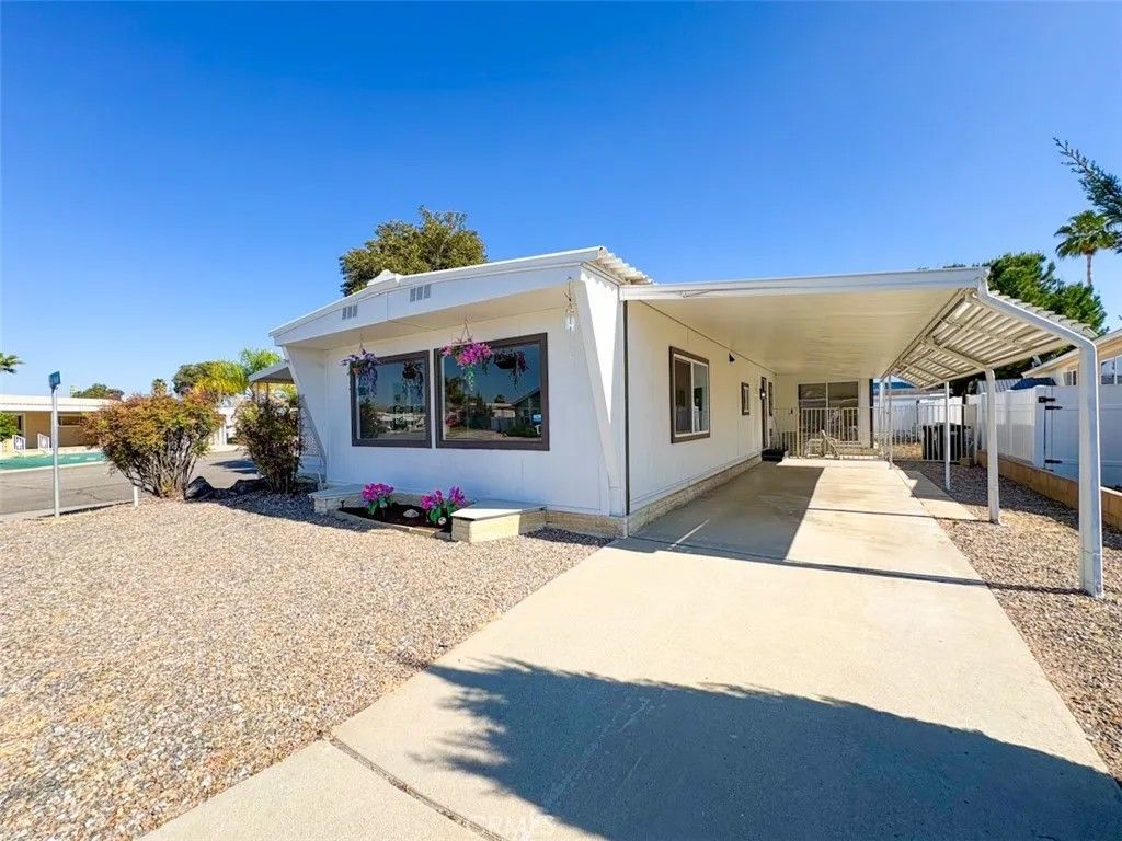 Photo of 170 San Mateo Circle, Hemet, CA 92543 (MLS # SW26062072)