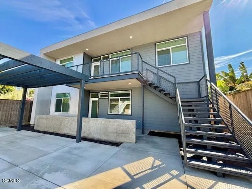 Photo of 127 S Santa Rosa Street #A, Ventura, CA 93001 (MLS # V1-33732)