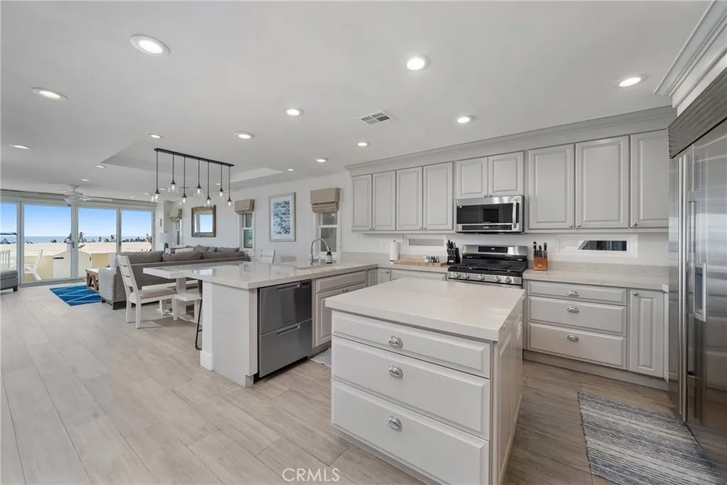 3312 W Oceanfront