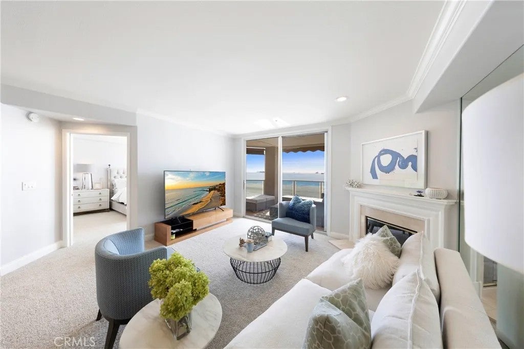1500 E Ocean Boulevard 206