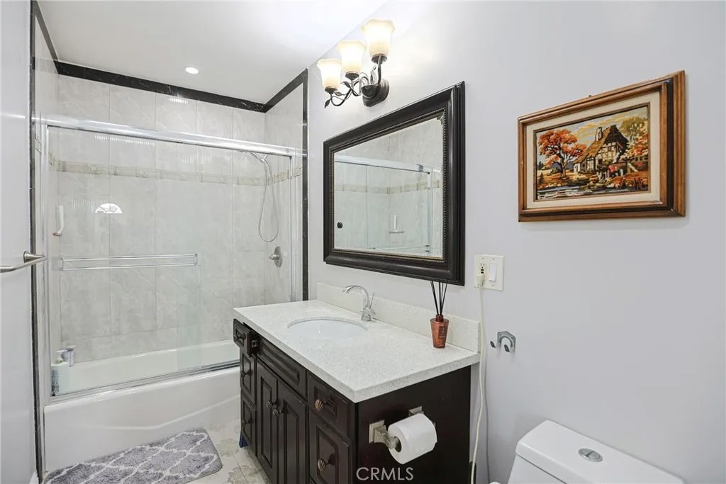 313 E 11th