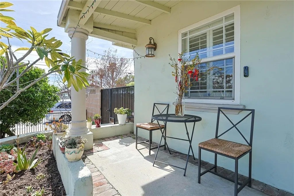 313 E 11th