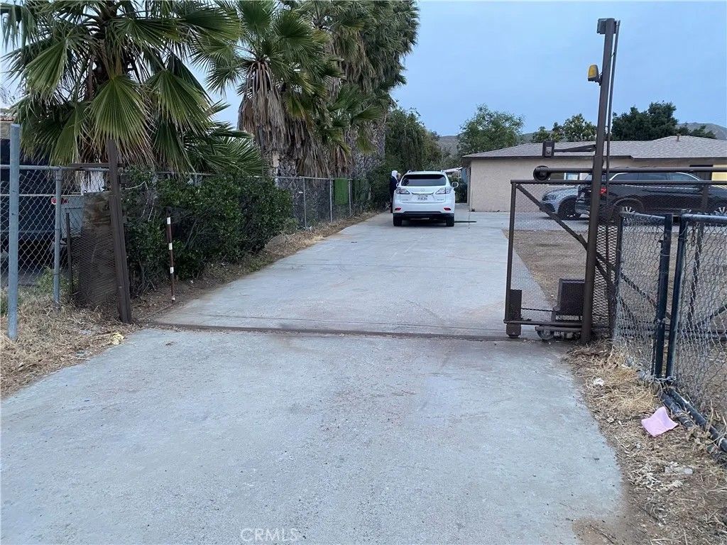 Photo of 10025 Mission Blvd, Jurupa Valley, CA 92509 (MLS # RS26036342)