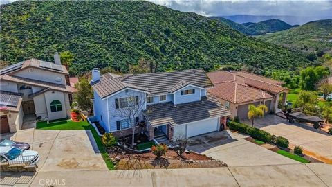 Photo of 30718 Early Round Dr, Canyon Lake, CA 92587 (MLS # SW26034731)