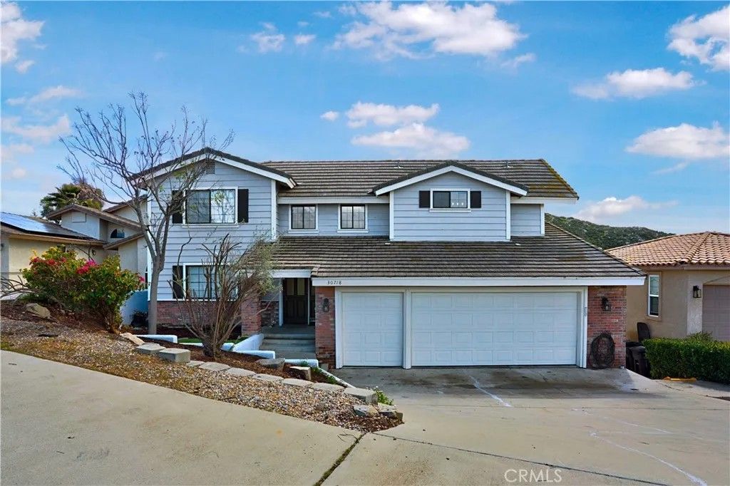 Photo of 30718 Early Round Dr, Canyon Lake, CA 92587 (MLS # SW26034731)