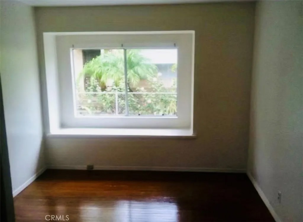 1438 S Woods