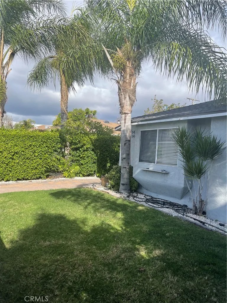 1438 S Woods