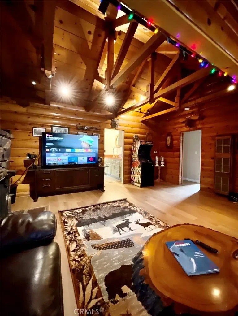 220 W Country Club