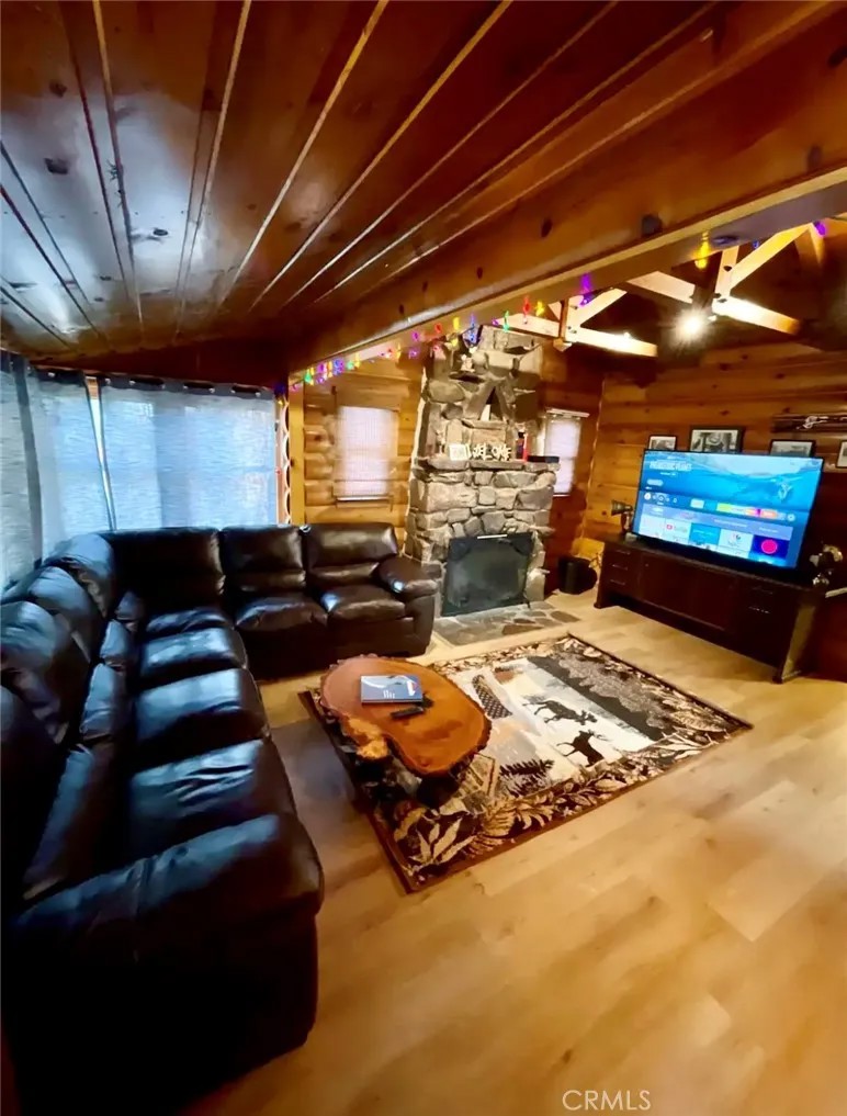 220 W Country Club