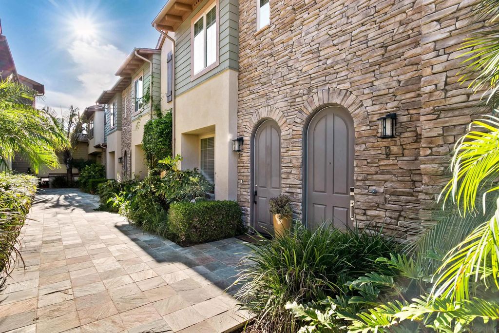 Photo of 1056 Pearl Street #14, La Jolla, CA 92037 (MLS # 260008115)