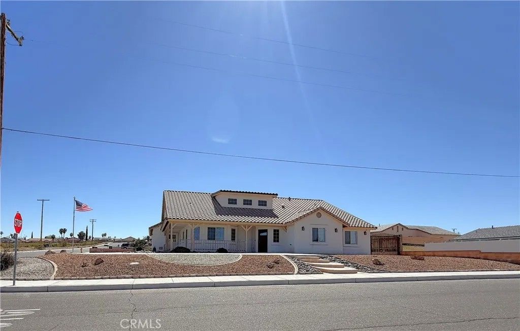 Photo of 1300 Pine Ave, Barstow, CA 92311 (MLS # HD26081378)