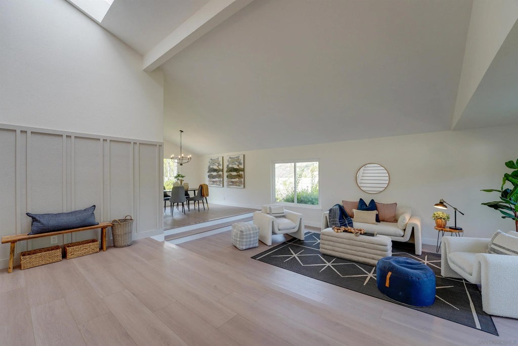 Photo of 3302 Vista Rocosa, Escondido, CA 92029 (MLS # 260022061)