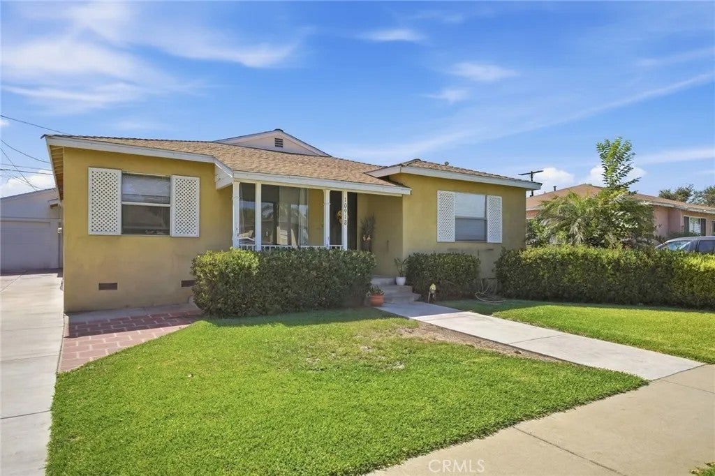 Photo of 10918 Flory ST, Whittier, CA 90606 (MLS # PW26205188)