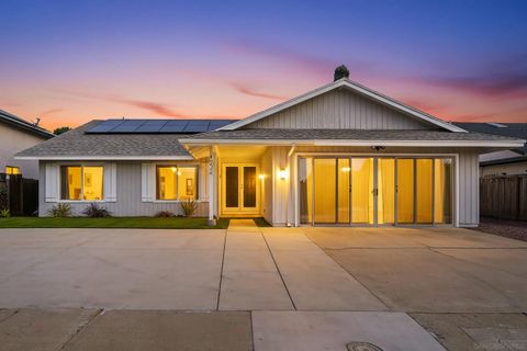 4224 Governor Dr San Diego CA 92122