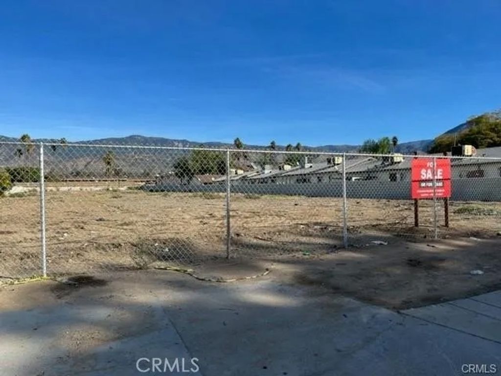 Photo of 1550 Pumalo St, San Bernardino, CA 92404 (MLS # PW26000257)