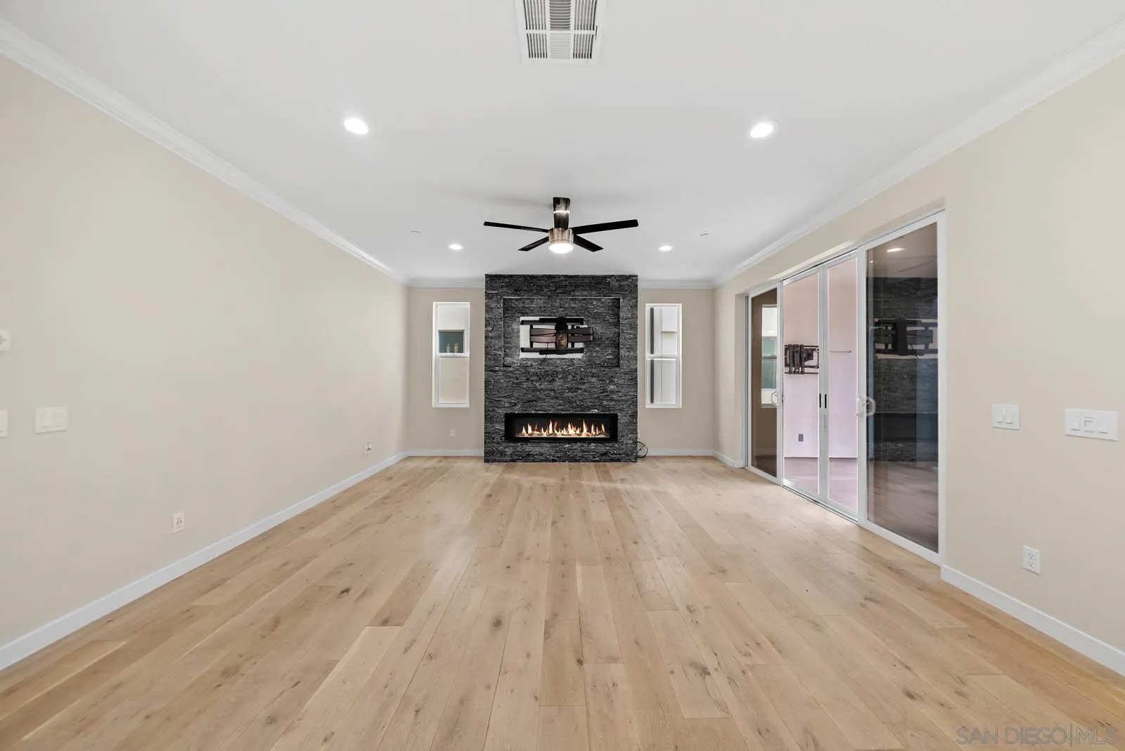 15105 Lincoln Loop