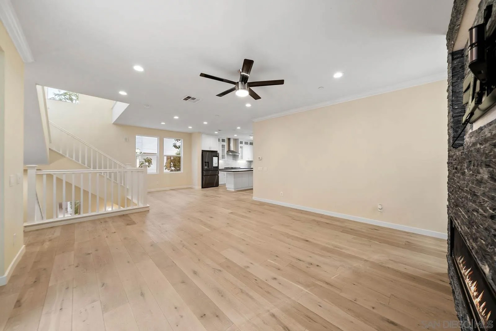 15105 Lincoln Loop