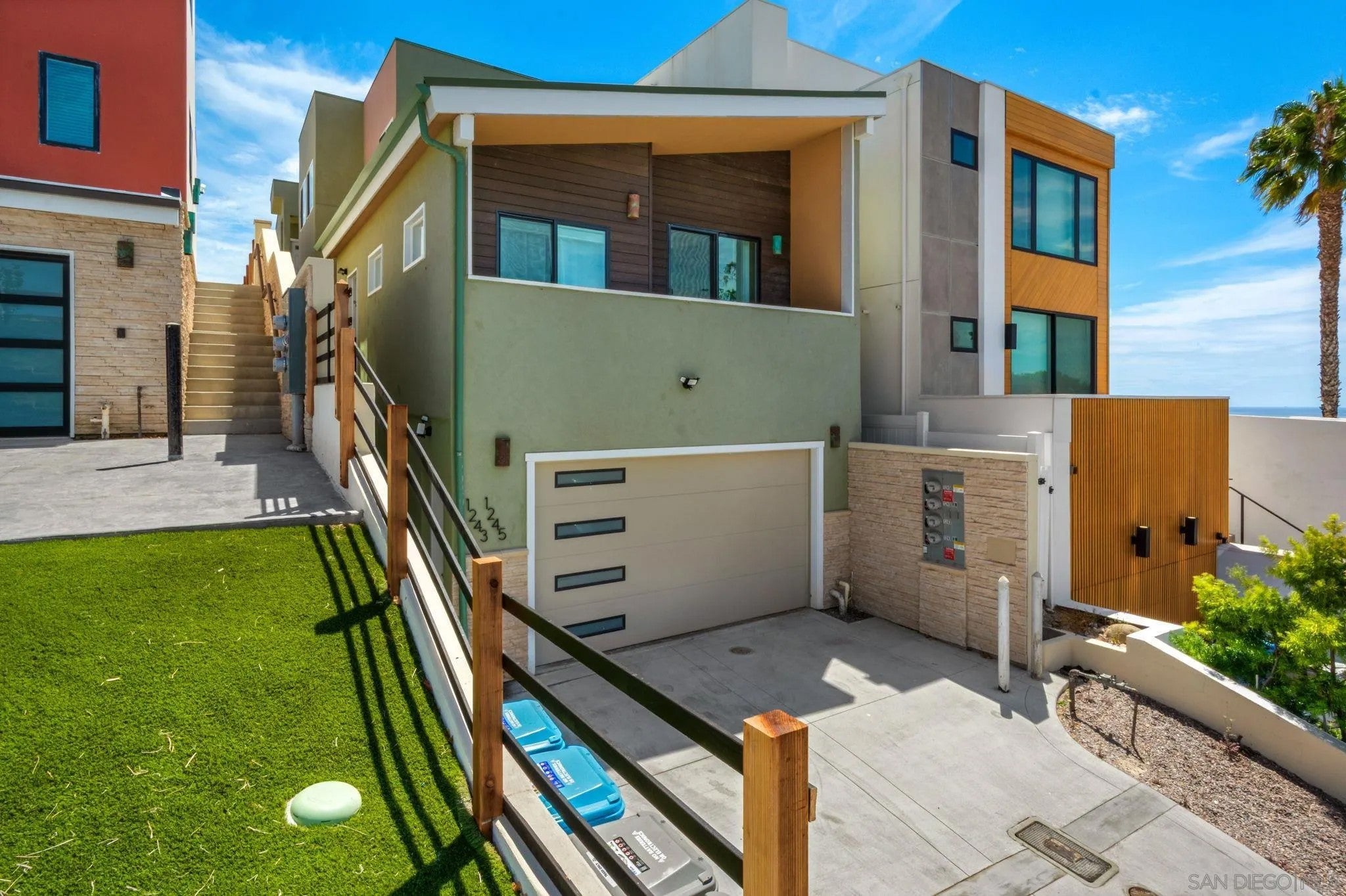 1243-1245 Van Nuys St.