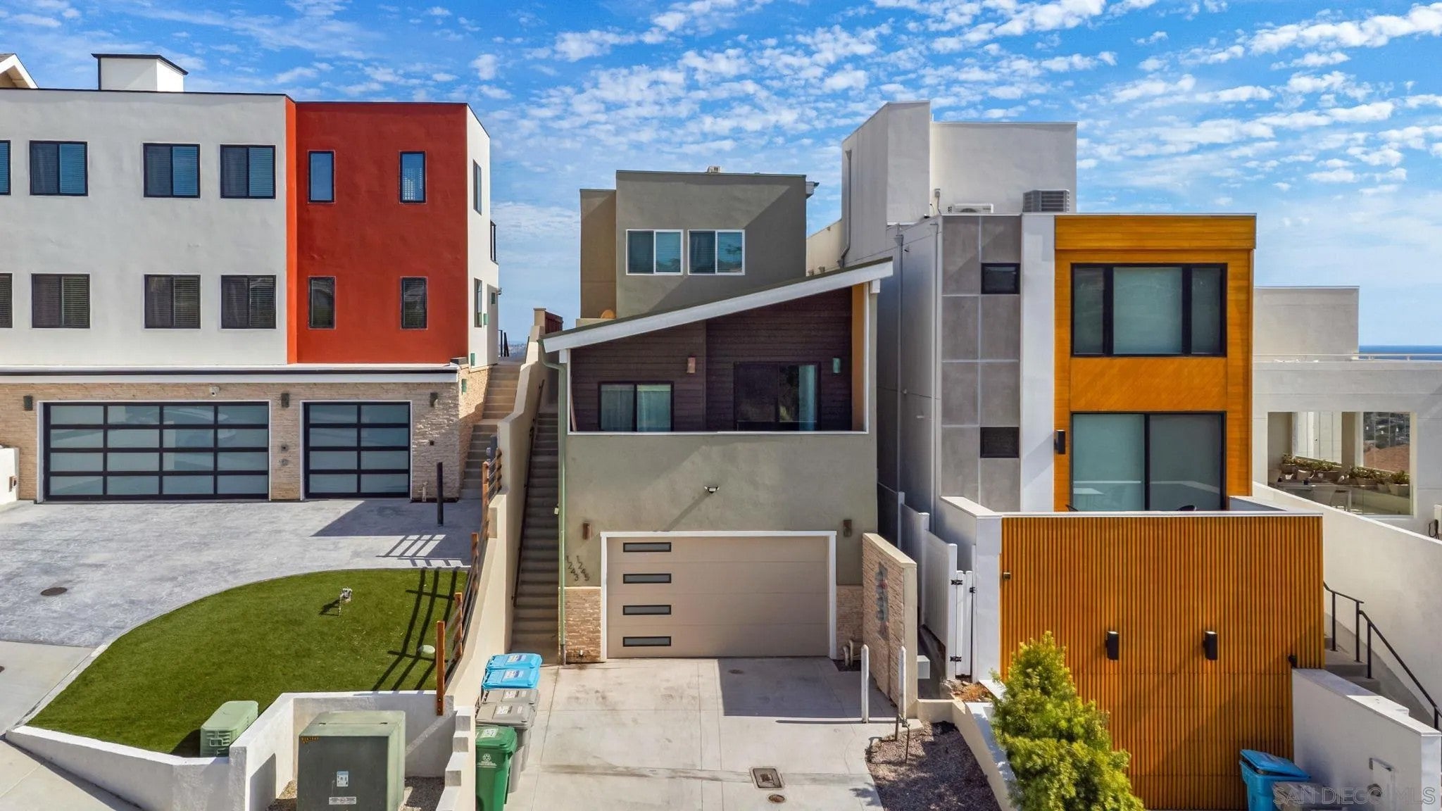 1243-1245 Van Nuys St.