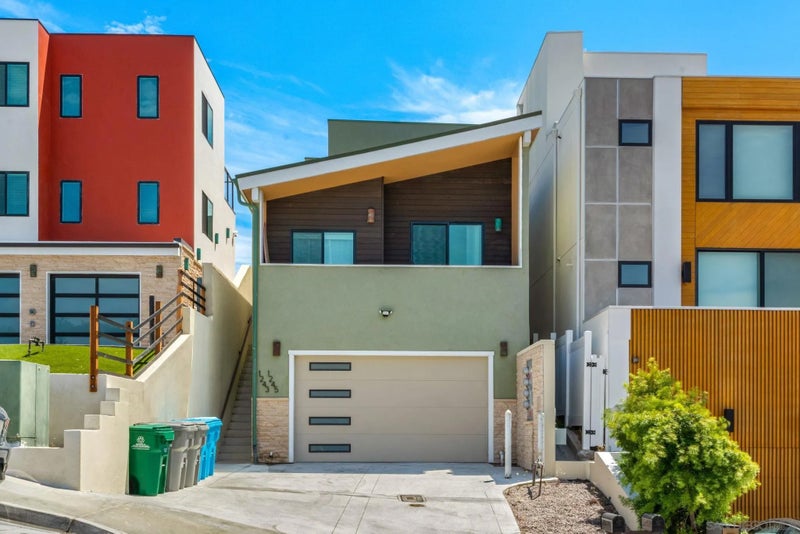 1243-1245 Van Nuys St.